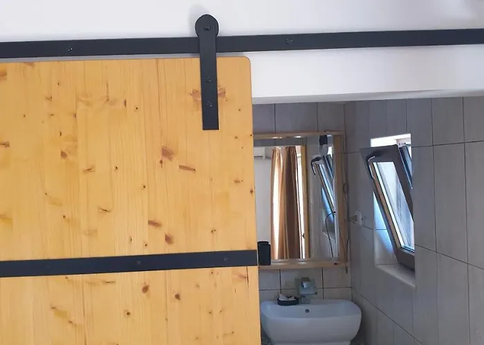 Pensionat De Vie Estival 3*